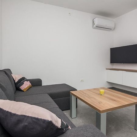 Apartment Spanic 1 Vir Buitenkant foto