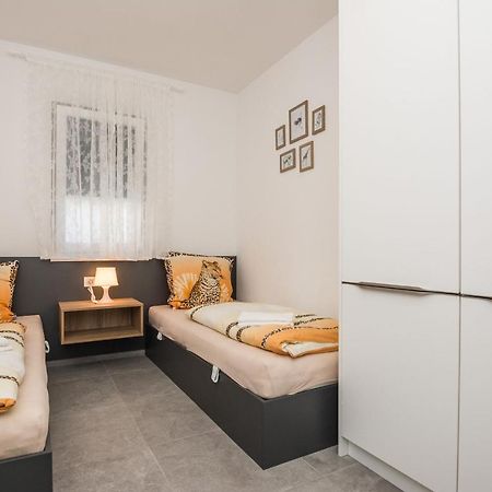 Apartment Spanic 1 Vir Buitenkant foto