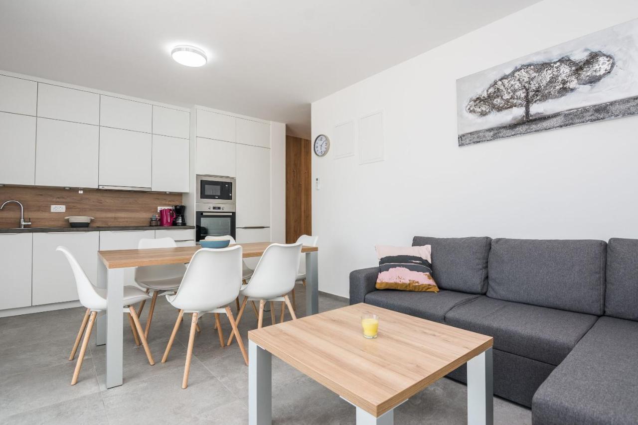 Apartment Spanic 1 Vir Buitenkant foto