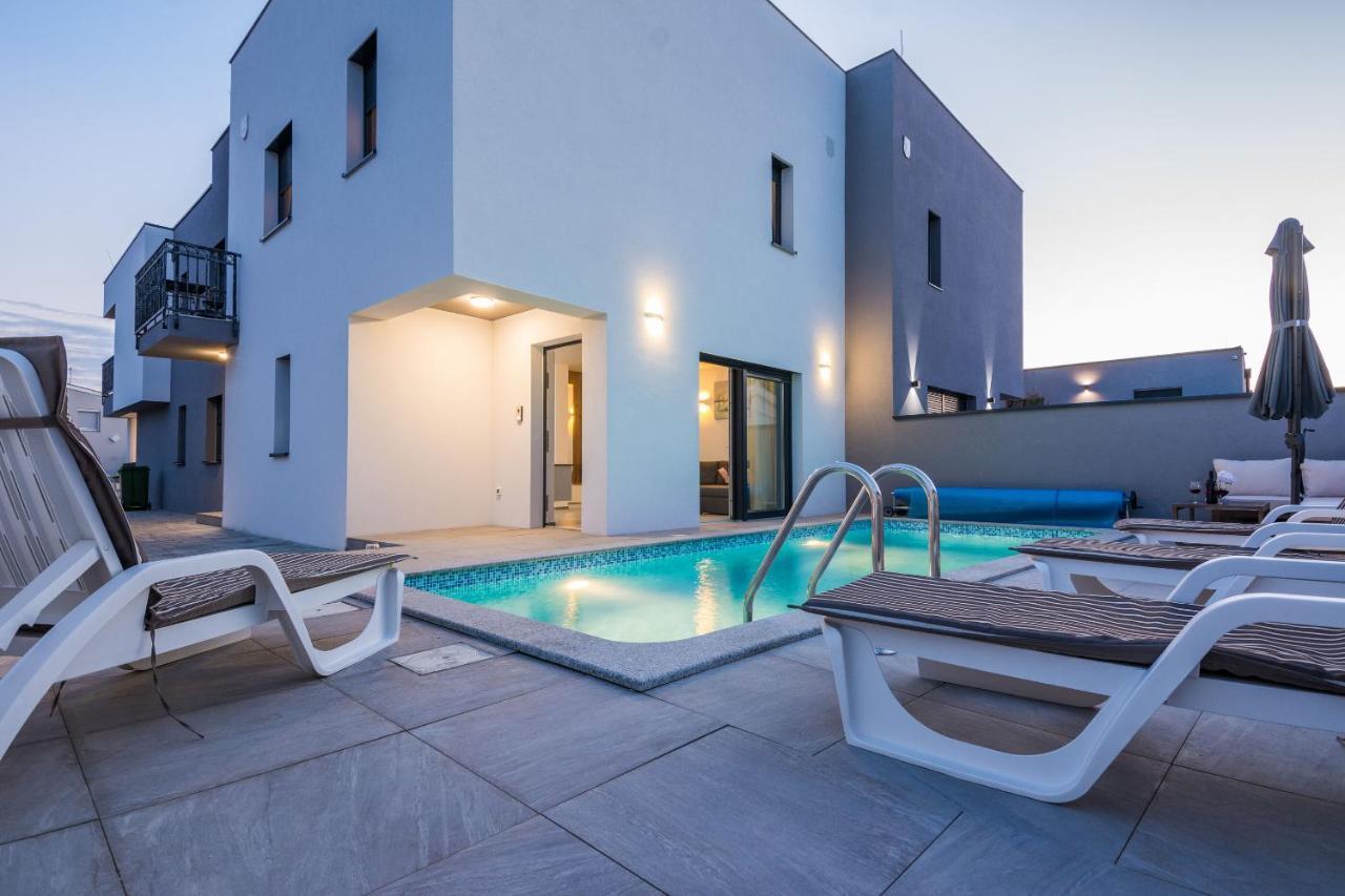 Apartment Spanic 1 Vir Buitenkant foto