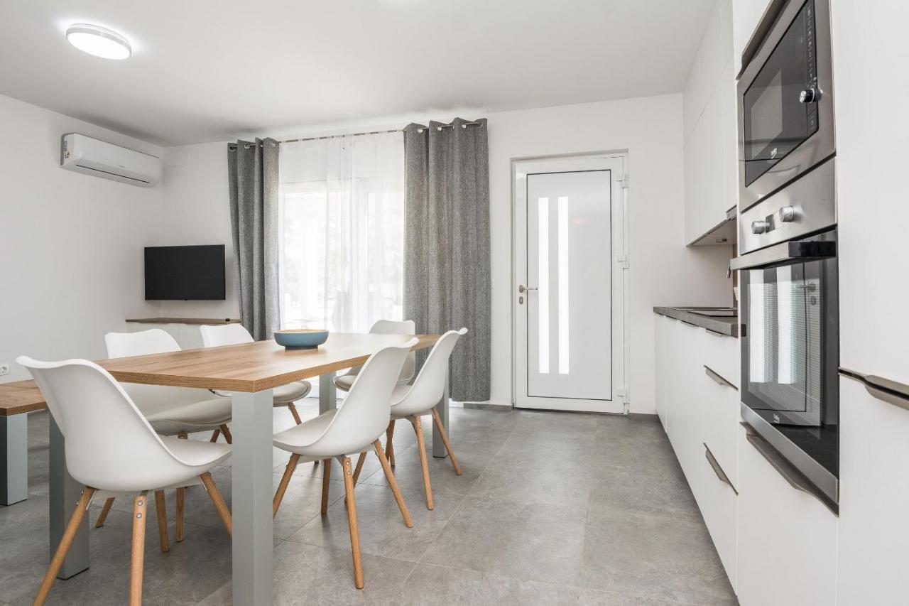 Apartment Spanic 1 Vir Buitenkant foto