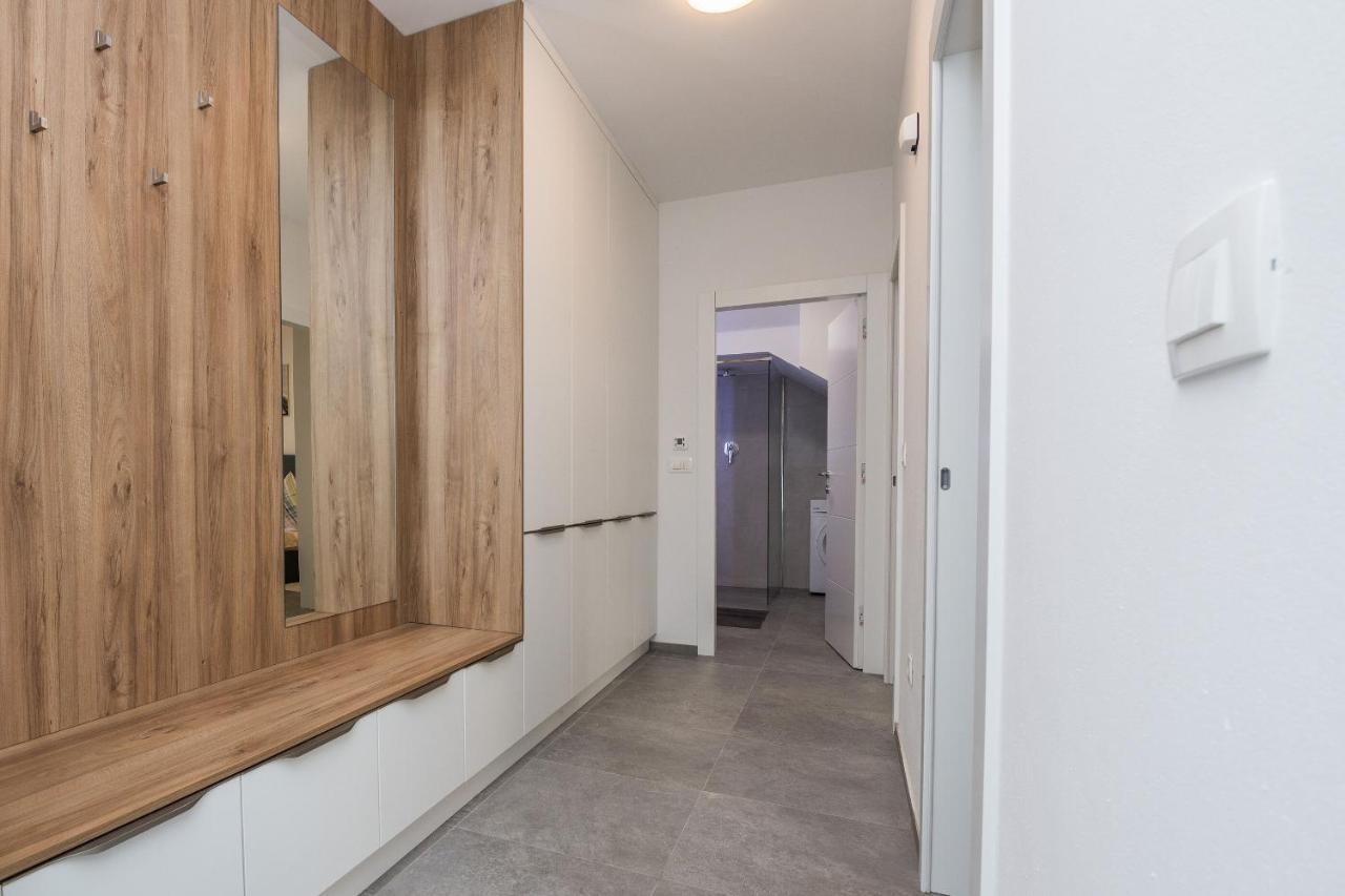 Apartment Spanic 1 Vir Buitenkant foto
