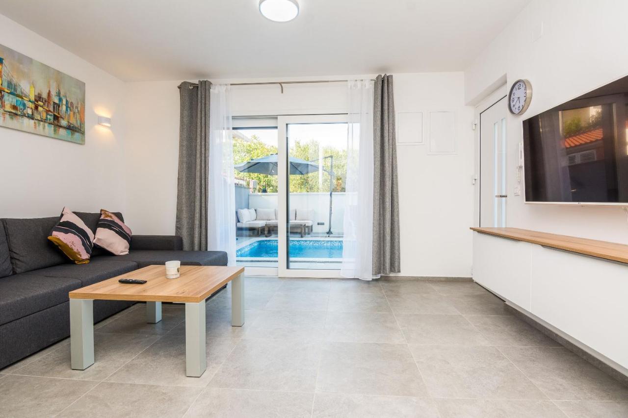Apartment Spanic 1 Vir Buitenkant foto