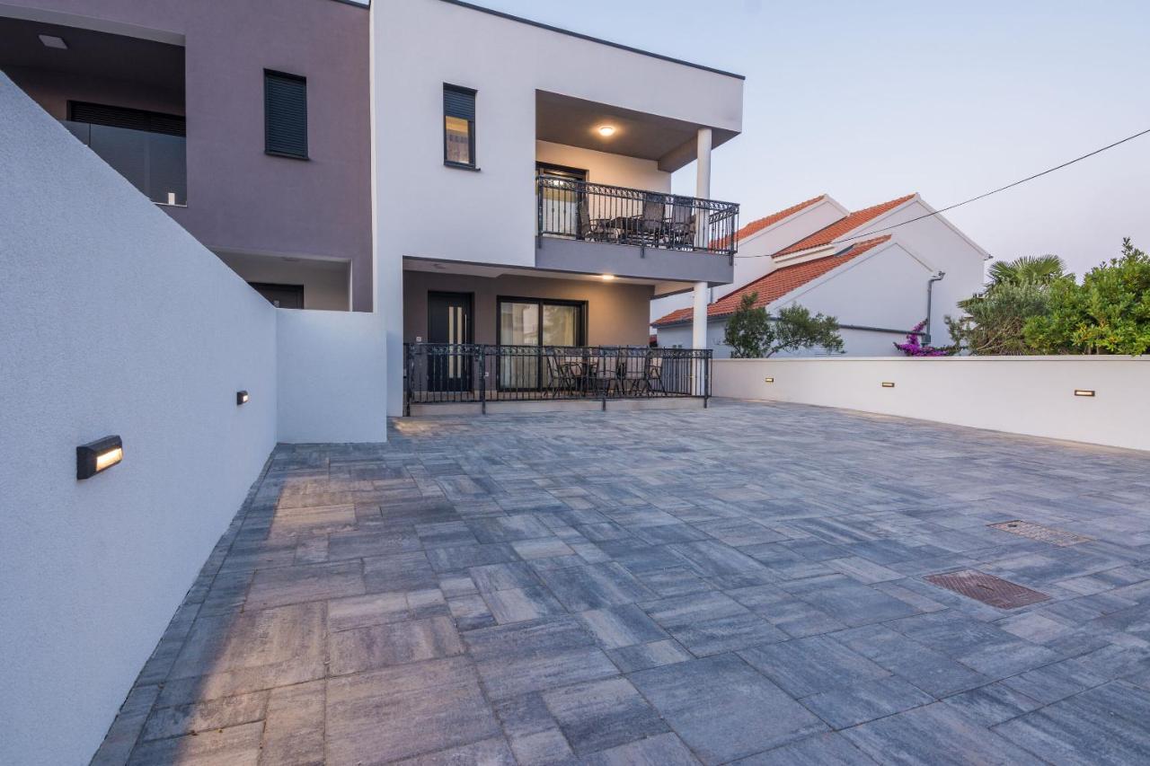Apartment Spanic 1 Vir Buitenkant foto
