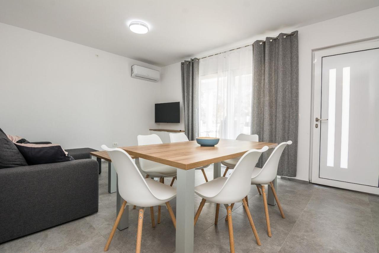Apartment Spanic 1 Vir Buitenkant foto
