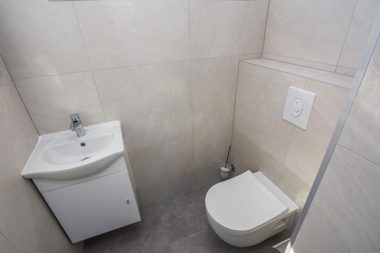 Apartment Spanic 1 Vir Buitenkant foto