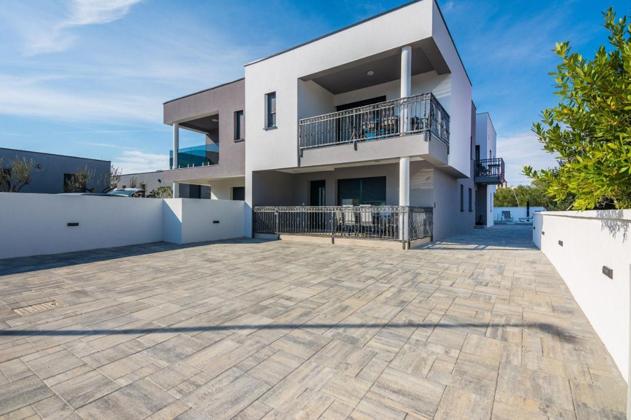 Apartment Spanic 1 Vir Buitenkant foto